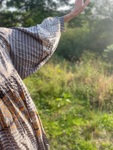 Load image into Gallery viewer, Vintage Sari Silk Dress Kimono