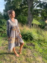 Load image into Gallery viewer, Vintage Sari Silk Dress Kimono
