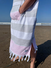 Load image into Gallery viewer, Filey Grey & Pink Drobe